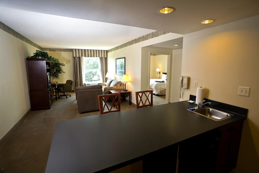 Hampton Inn & Suites Charlotte Arrowood Rd Zewnętrze zdjęcie
