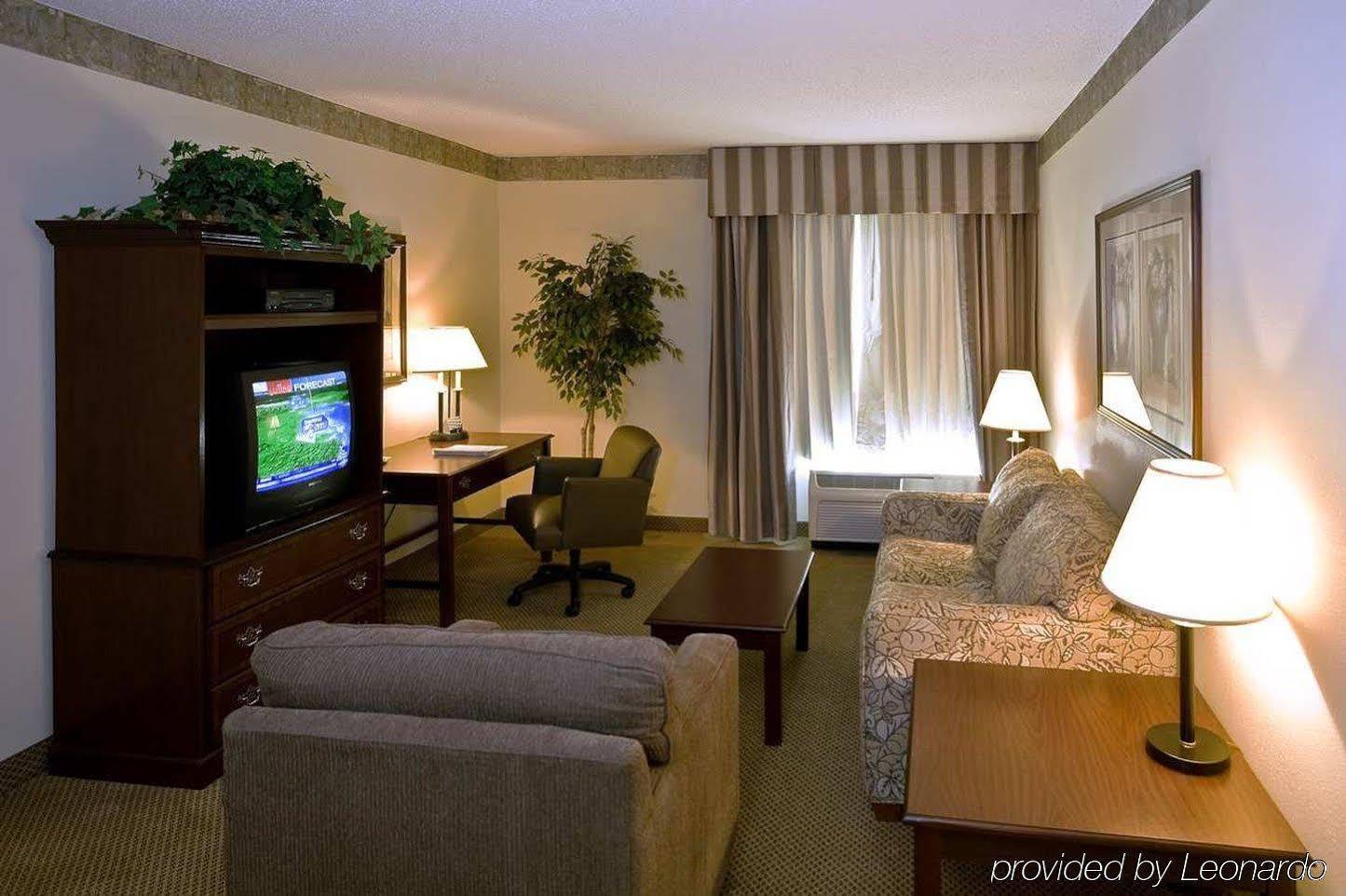 Hampton Inn & Suites Charlotte Arrowood Rd Zewnętrze zdjęcie