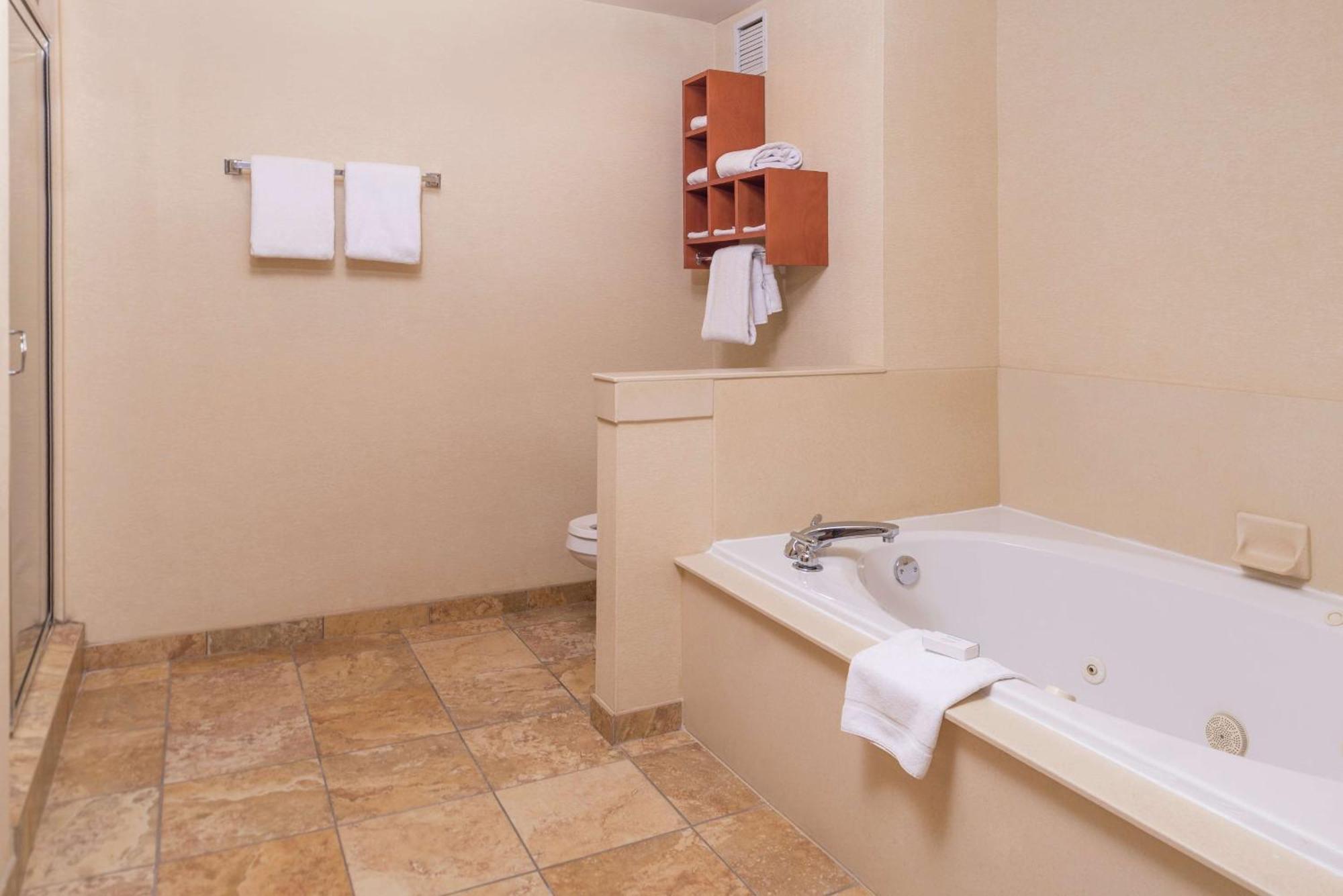 Hampton Inn & Suites Charlotte Arrowood Rd Zewnętrze zdjęcie