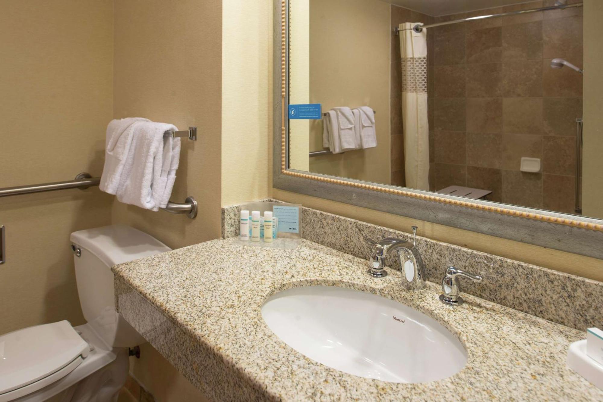 Hampton Inn & Suites Charlotte Arrowood Rd Zewnętrze zdjęcie